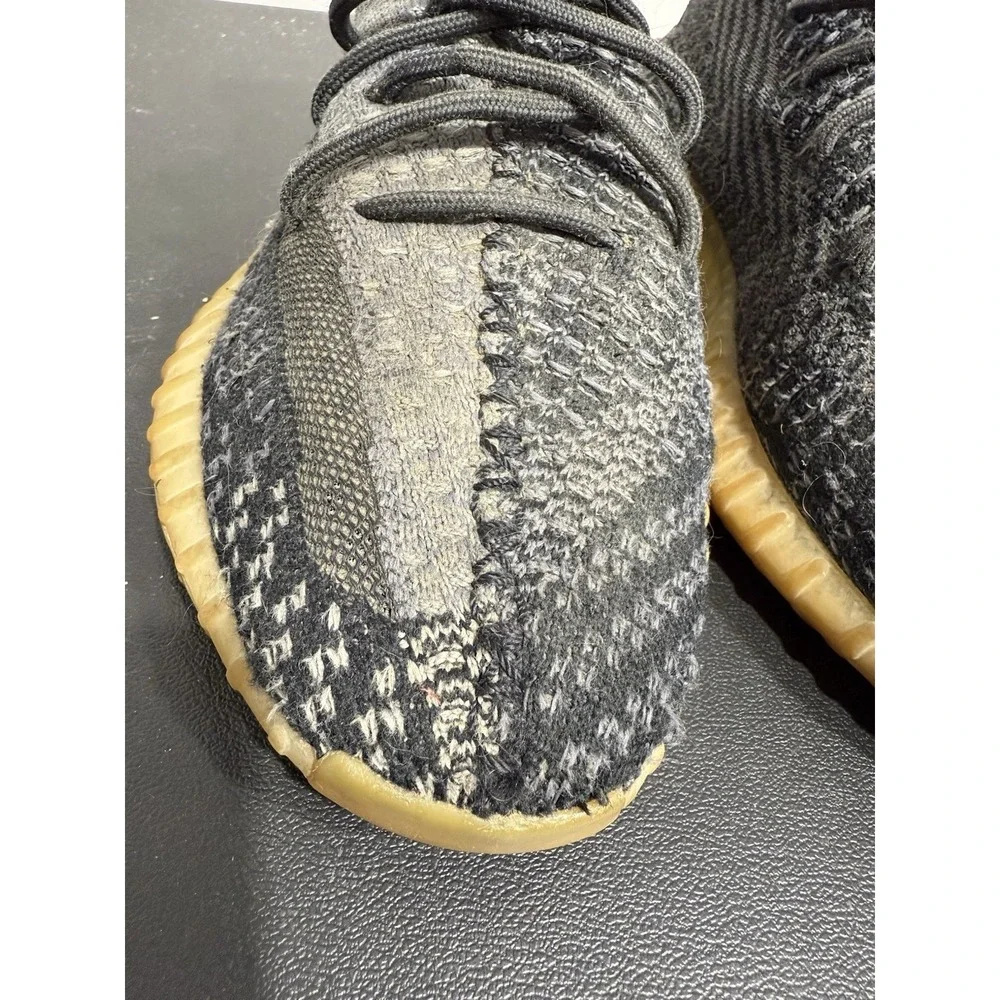 Adidas Yeezy Boost 350 V2 Low Carbon‎ Size 8.5 FZ5000 Black Grey Kanye West Men